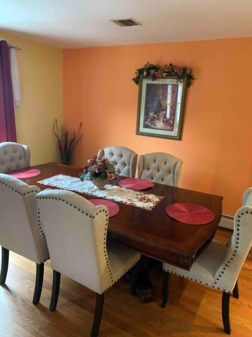 Family 3-bedroom Elizabeth